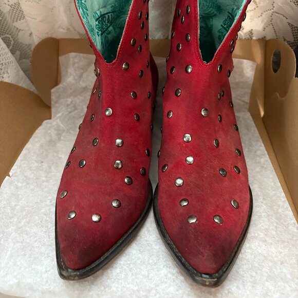 Corral Women's 7" Red Studs Pointed Toe Ankle Boot Size 10 - Picture 1 of 9